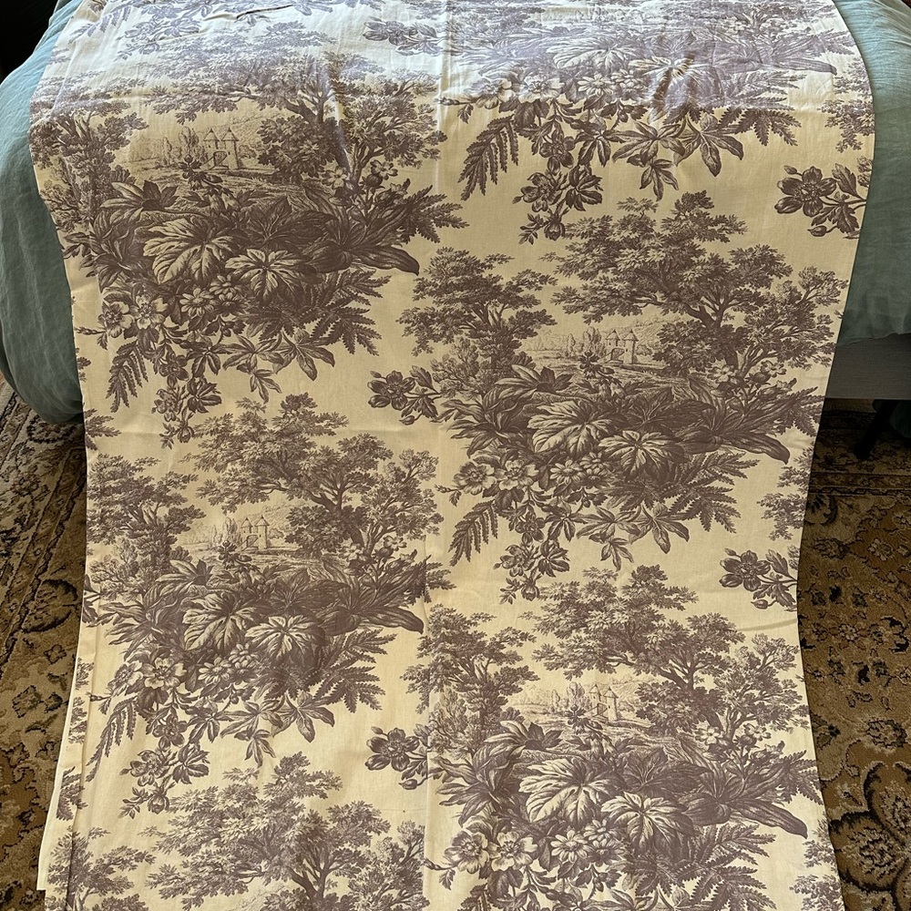 Pottery Barn Cream and purple linen cotton vintage style French Toile cu…